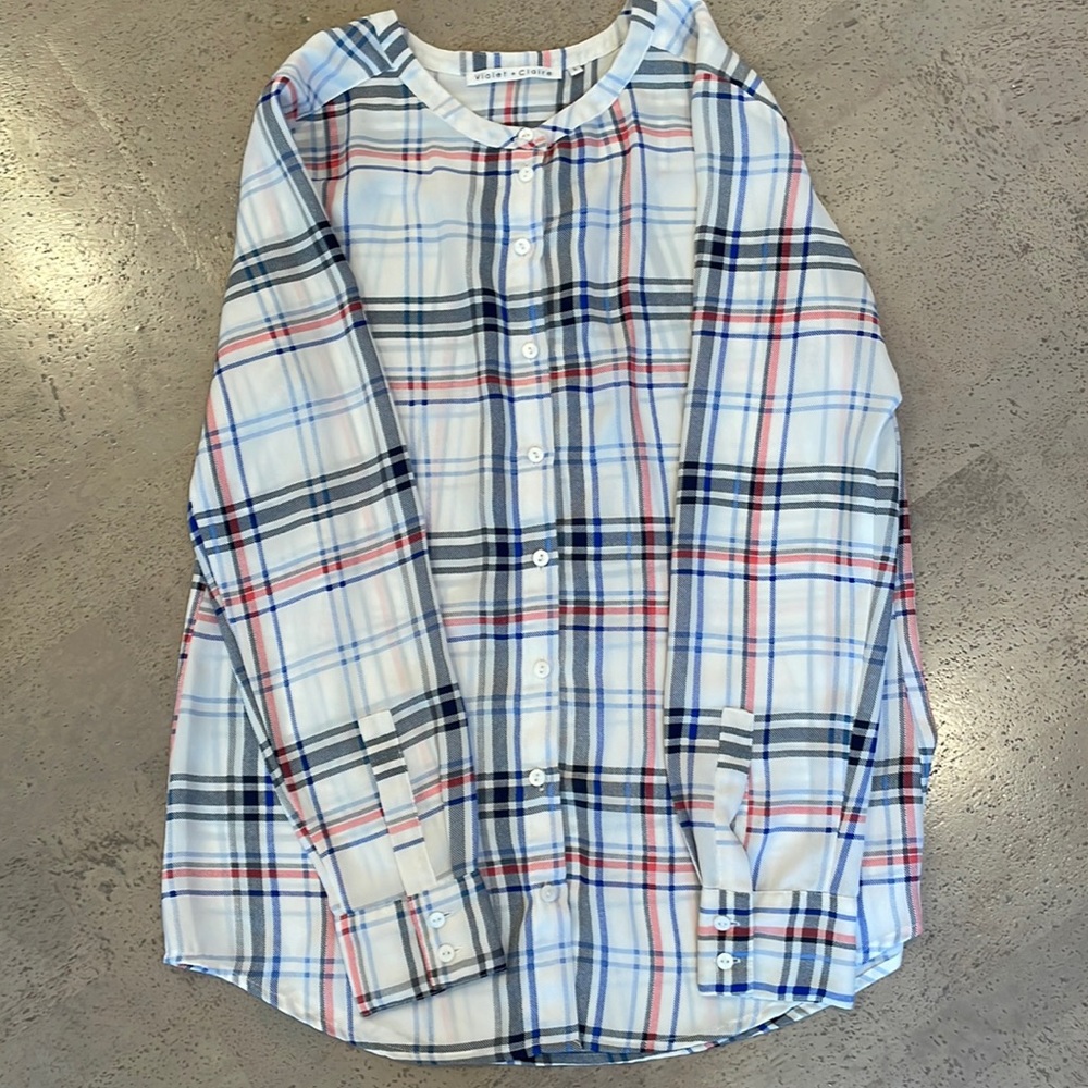 Violet + Claire Long Sleeve Button Down Blouse